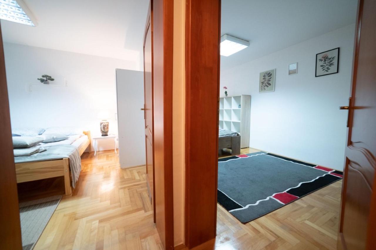 Apartman Yellow House Sarajevo Luaran gambar