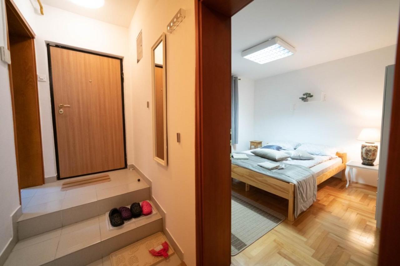 Apartman Yellow House Sarajevo Luaran gambar