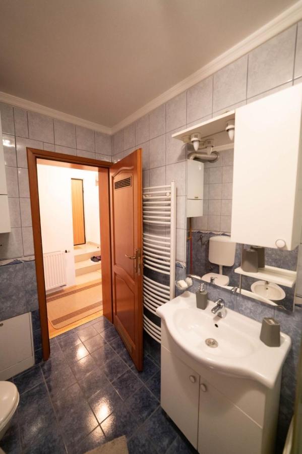 Apartman Yellow House Sarajevo Luaran gambar