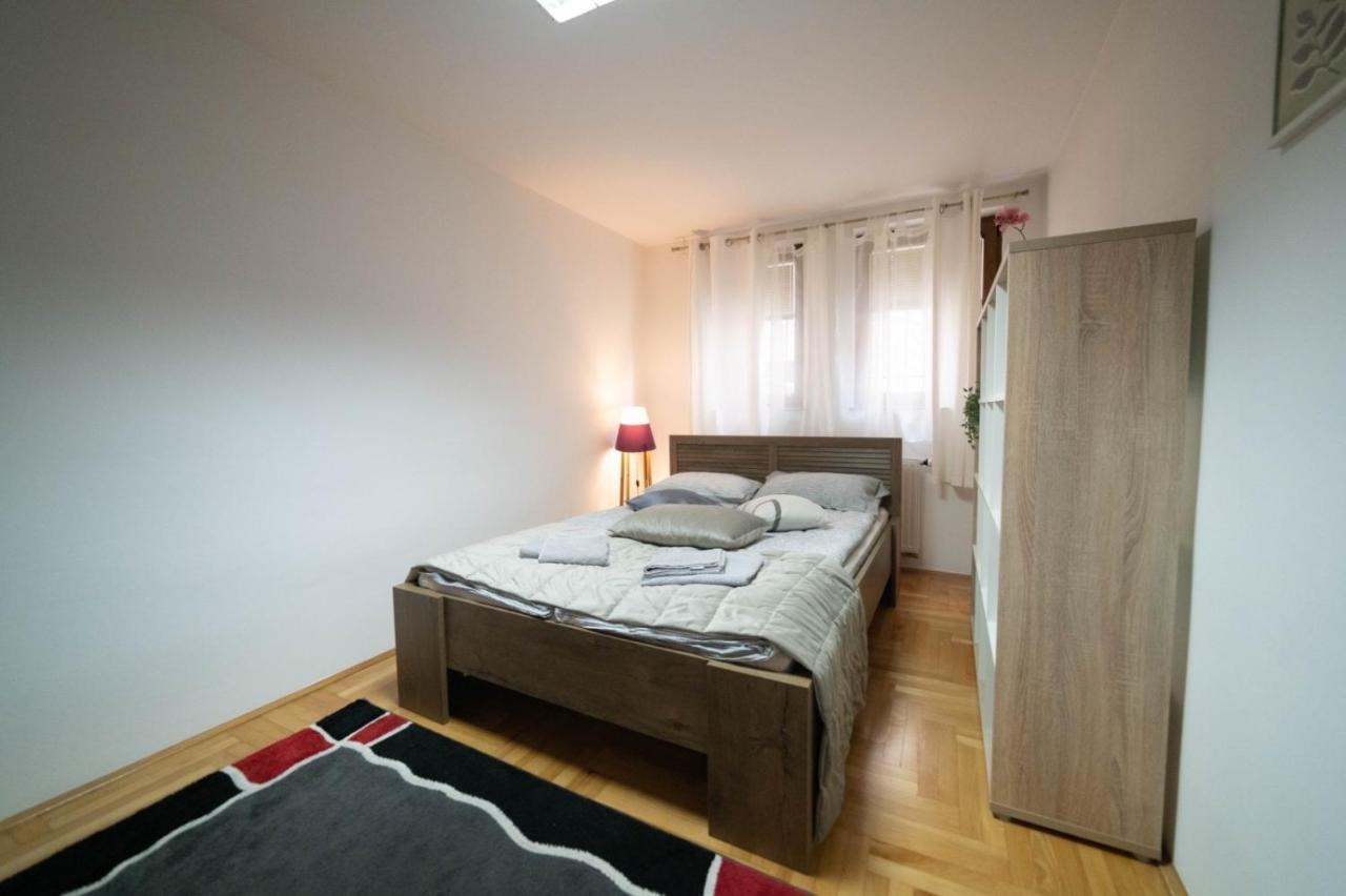 Apartman Yellow House Sarajevo Luaran gambar