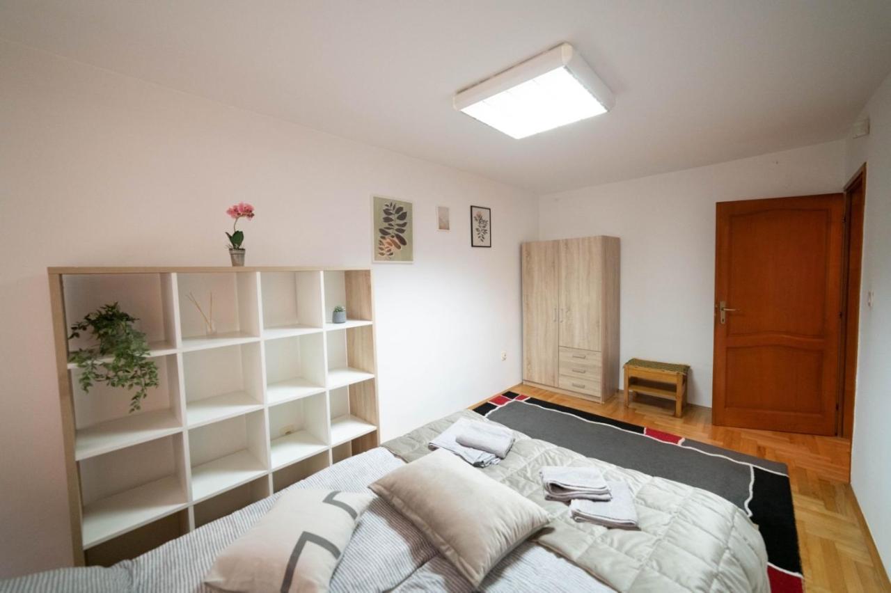 Apartman Yellow House Sarajevo Luaran gambar